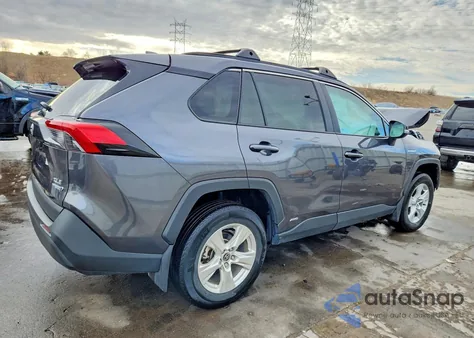 2021 Toyota Rav4 Hybrid Xle z USA, uszkodzony, nr VIN 4T3RWRFV9MU028278